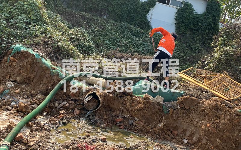 263洪武路工地化粪池清理
