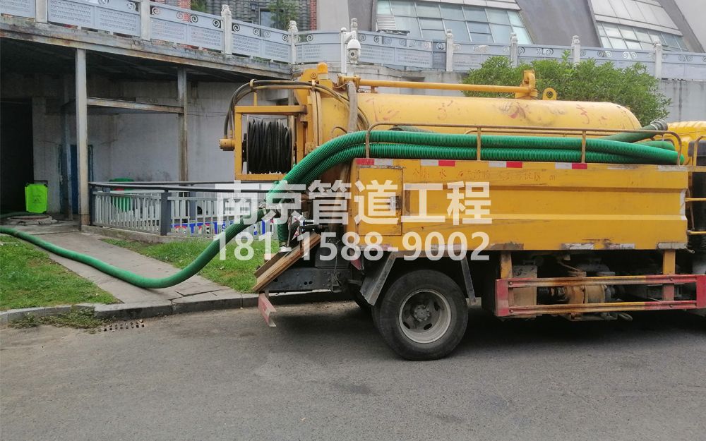 277洪武路商场隔油池吸污